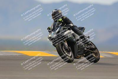 media/Sep-11-2022-SoCal Trackdays (Sun) [[81b7e951af]]/Turn 9 (930am)/